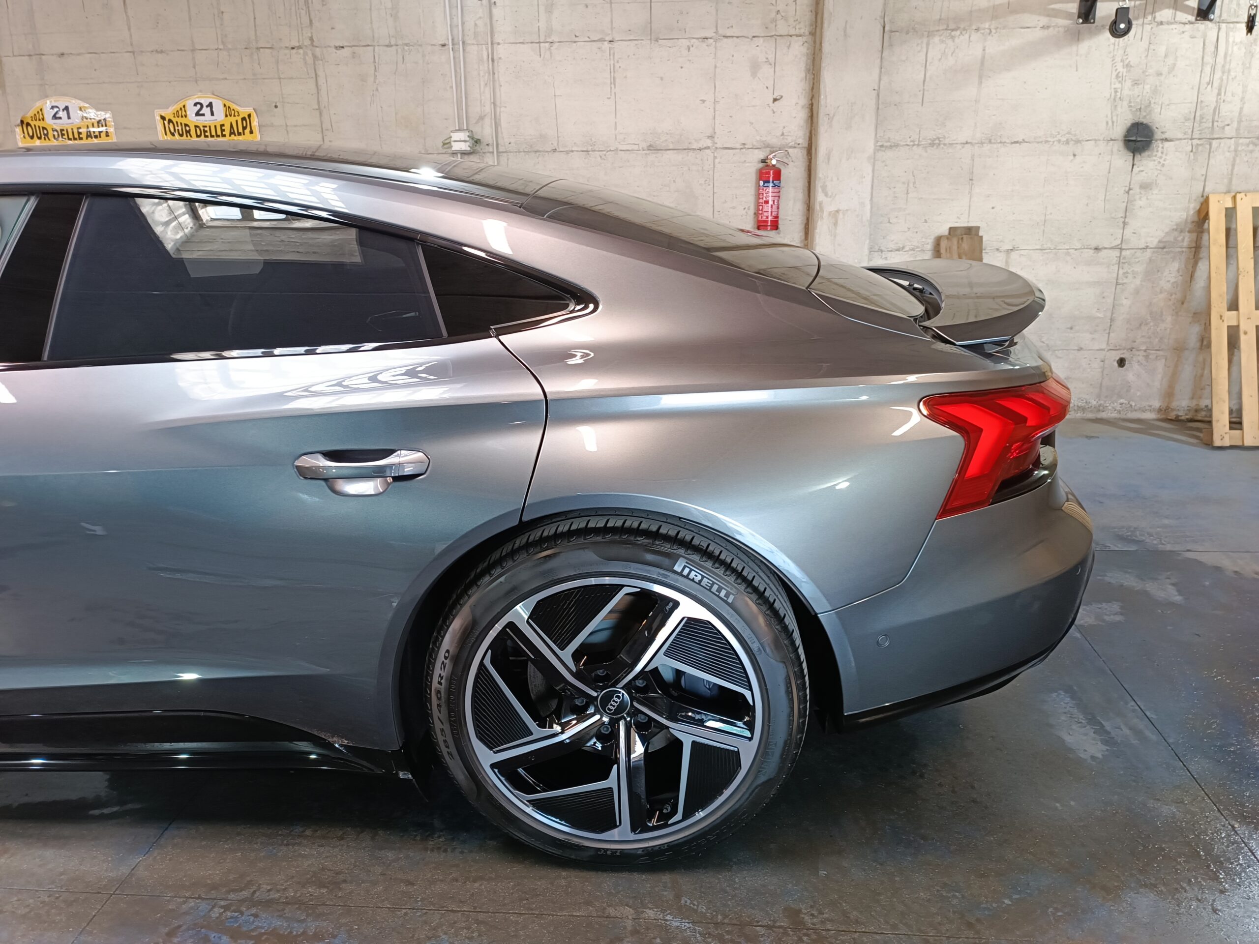AUDI e-tron GT